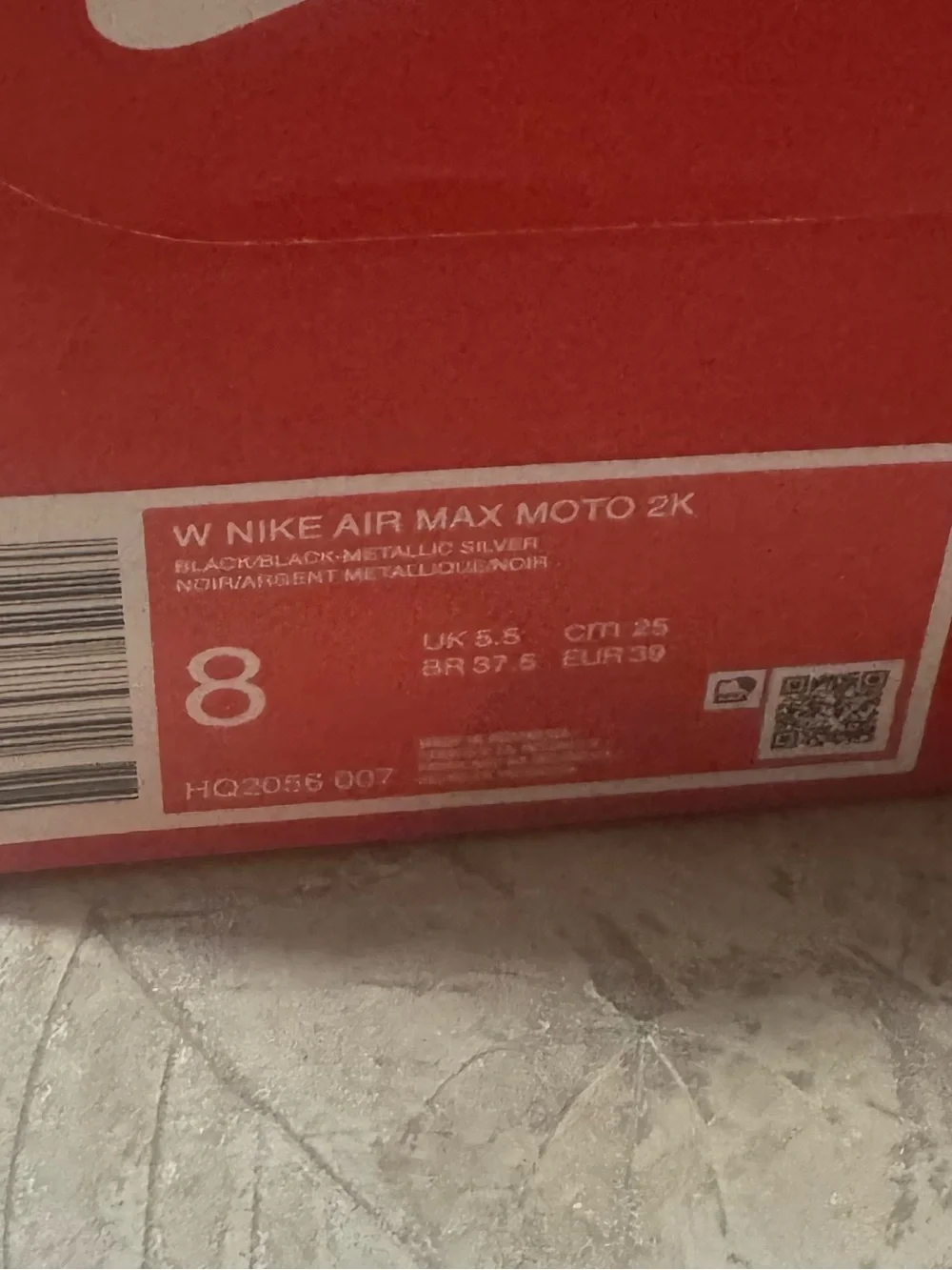 Nike air max moto 2K Black and Silver Mesh Lace-Up Sneakers